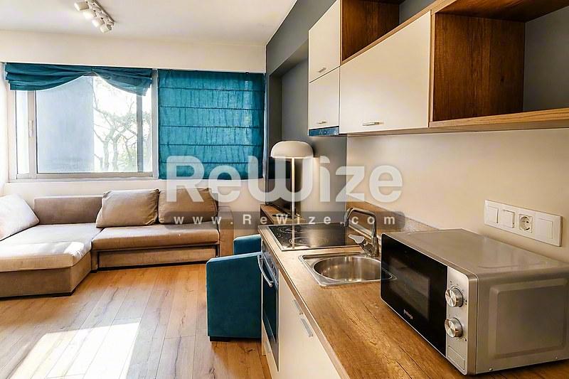 Building 160 m² in Thessaloniki, open-plan living area