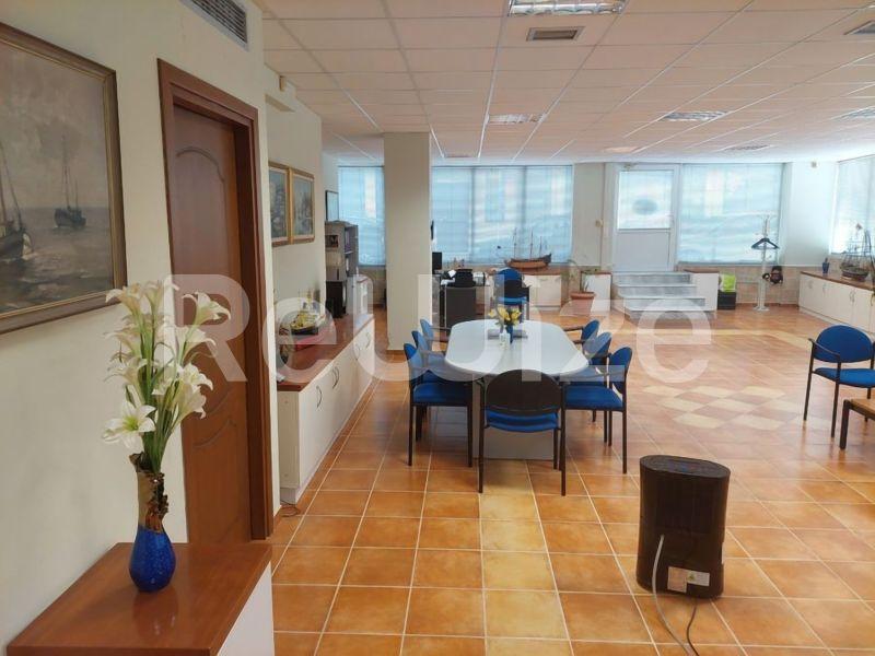 Photo 3,Πισίνα,ΕΝΟΙΚΊΑΣΗ,Επαγγελματικό,Γραφείο,250τ.μ,€1,500,Καραμπουρνάκι