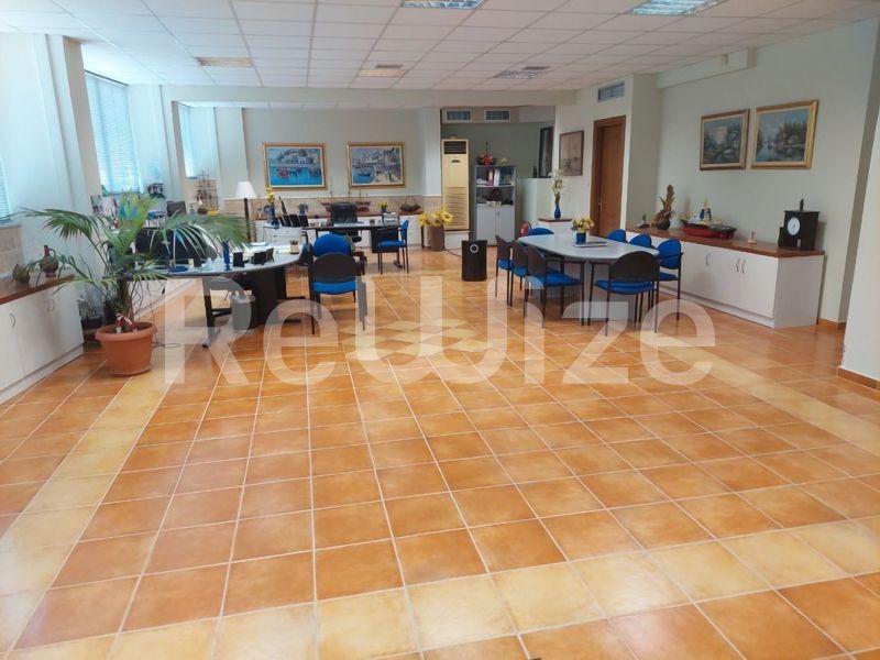 Photo 5,Πισίνα,ΕΝΟΙΚΊΑΣΗ,Επαγγελματικό,Γραφείο,250τ.μ,€1,500,Καραμπουρνάκι