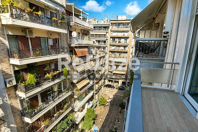 Apartment 85 m² in Thessaloniki, balcony