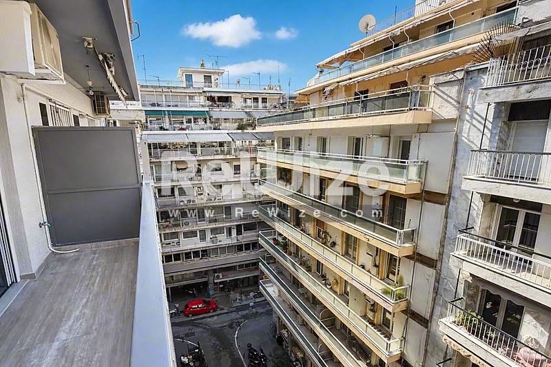 Apartment 85 m² in Thessaloniki, balcony