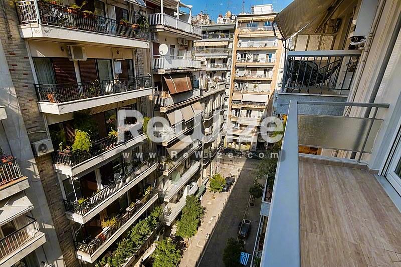 Apartment 85 m² in Thessaloniki, balcony