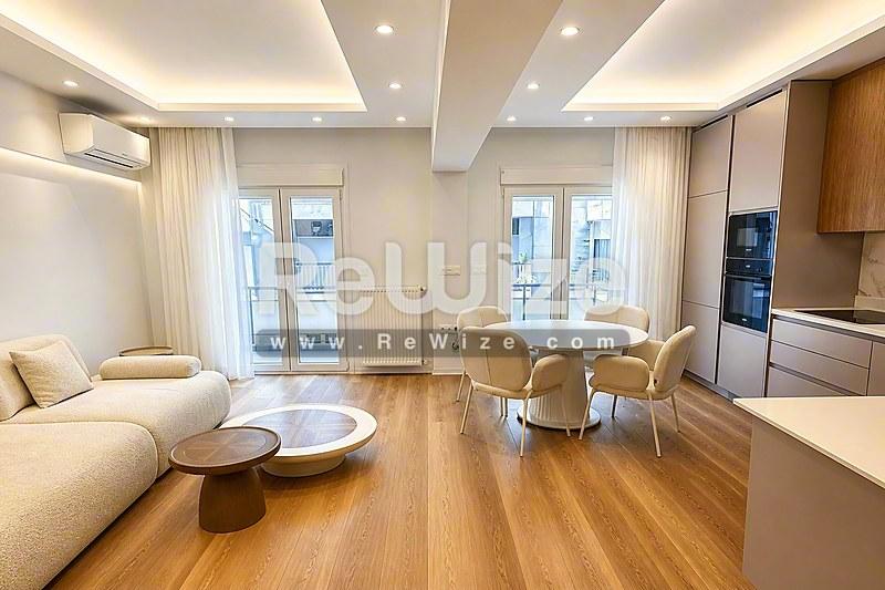 Apartment 85 m² in Thessaloniki, open-plan living area