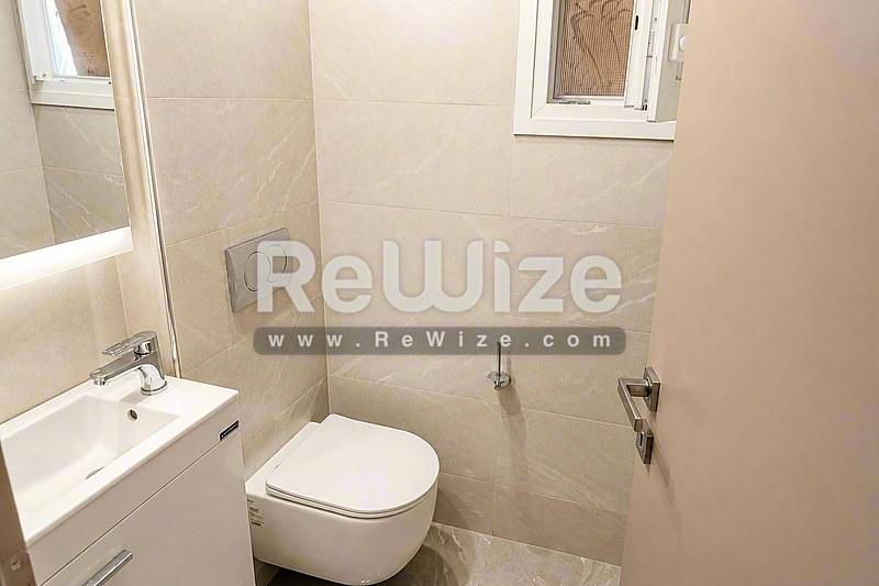 Apartment 103 m² in Thessaloniki, bathroom
