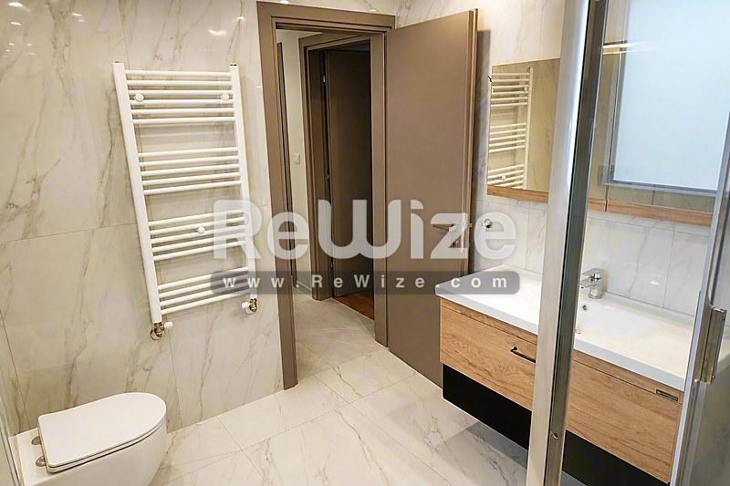 Apartment 103 m² in Thessaloniki, bathroom