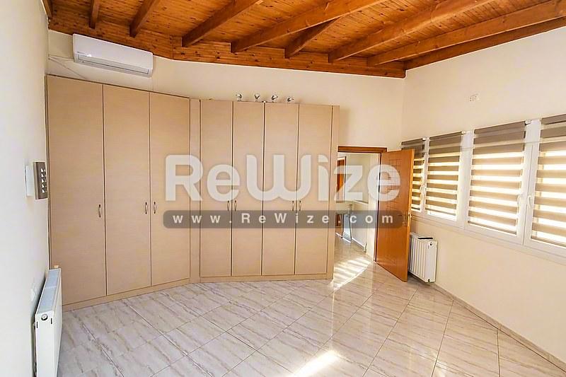 Apartment 165 m² in Kalamaria, bedroom