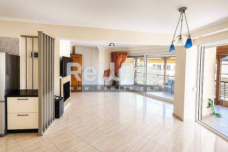 Apartment 165 m² in Kalamaria, living room
