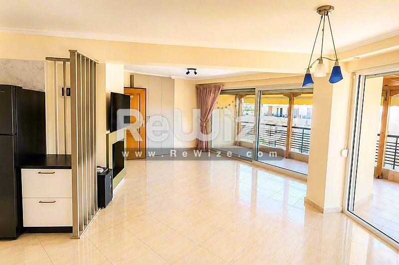 Apartment 165 m² in Kalamaria, living room