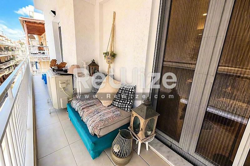 Apartment 95 m² in Neapoli-Sykies, balcony