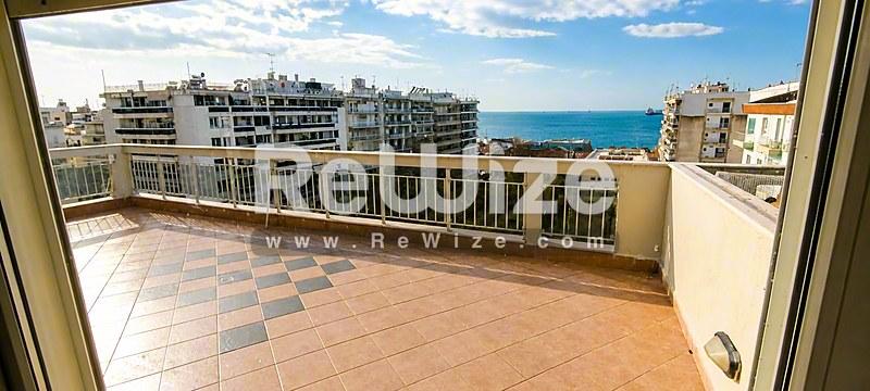Apartment 200 m² in Thessaloniki, balcony