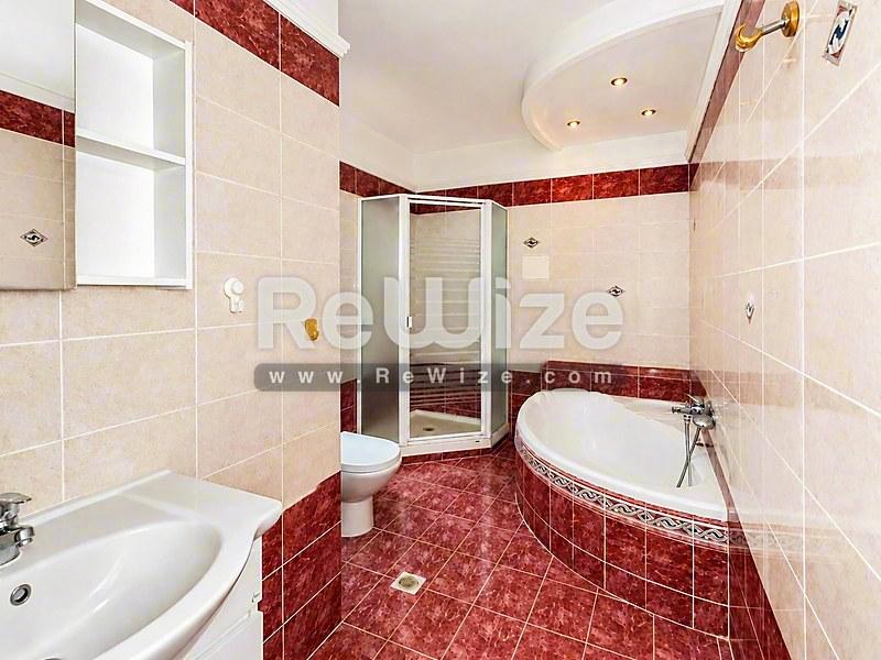 Apartment 200 m² in Thessaloniki, bathroom