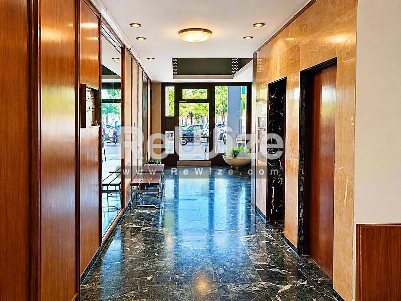 Apartment 200 m² in Thessaloniki, hallway