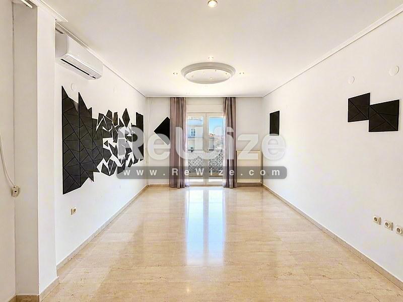 Apartment 200 m² in Thessaloniki, living room
