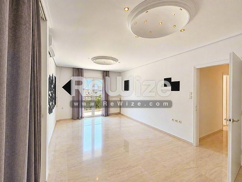 Apartment 200 m² in Thessaloniki, living room