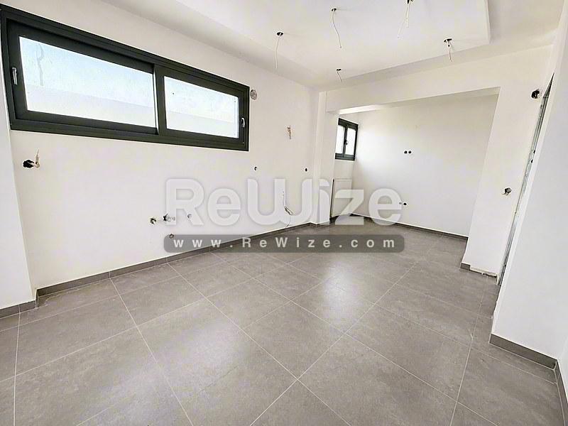 Maisonette 230 m² in Thermi, open-plan living area