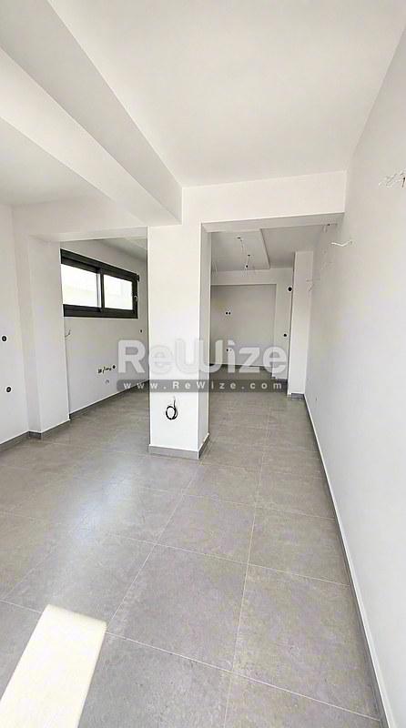 Maisonette 230 m² in Thermi, open-plan living area