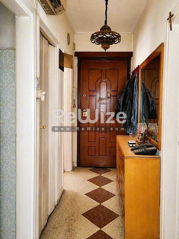 Apartment 80 m² in Thessaloniki, hallway